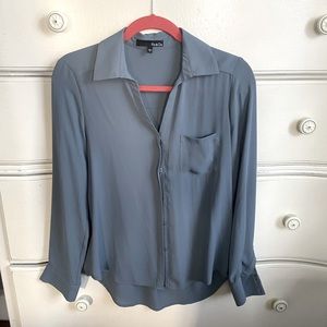 Ro&De V Neck Button up Blouse- size small